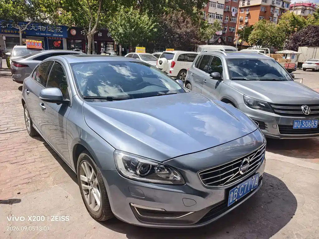 Volvo S60 — миниатюра 2