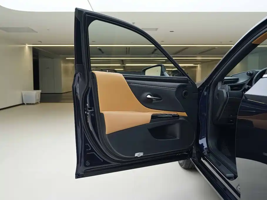 Lexus ES — миниатюра 16