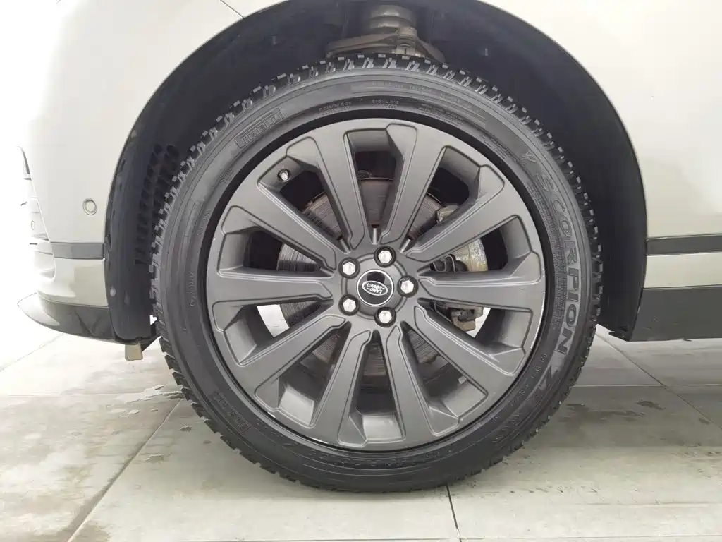 Land Rover Velar — миниатюра 17