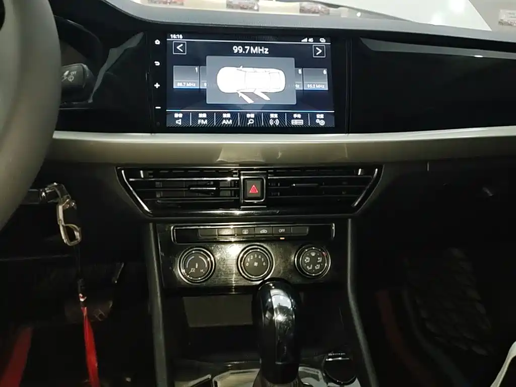 Volkswagen Lavida — миниатюра 13
