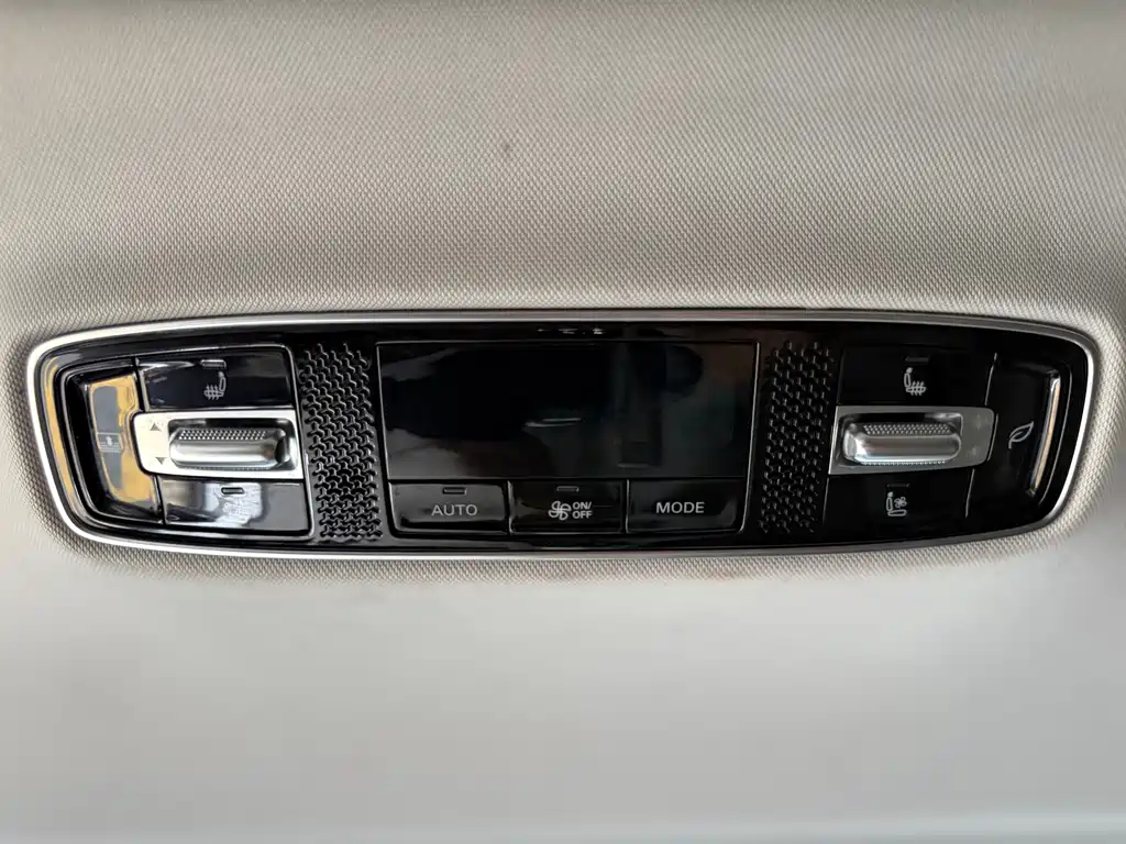 Roewe iMAX8 — миниатюра 7