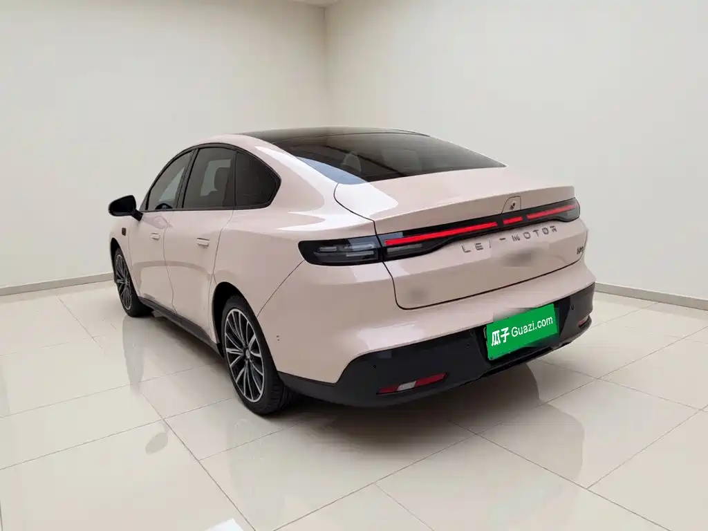Leapmotor Leapmotor B01 — миниатюра 4