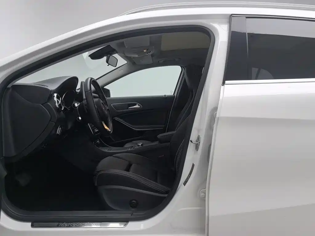Mercedes-Benz GLA — миниатюра 10