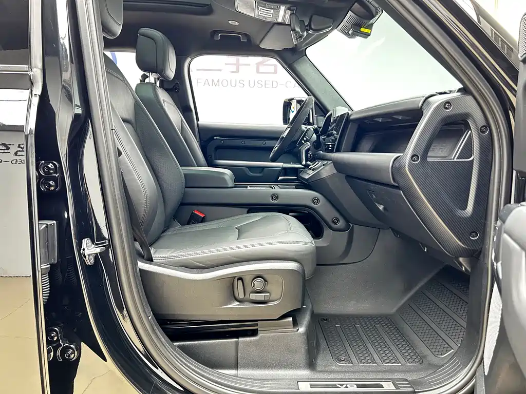 Land Rover Defender — миниатюра 22