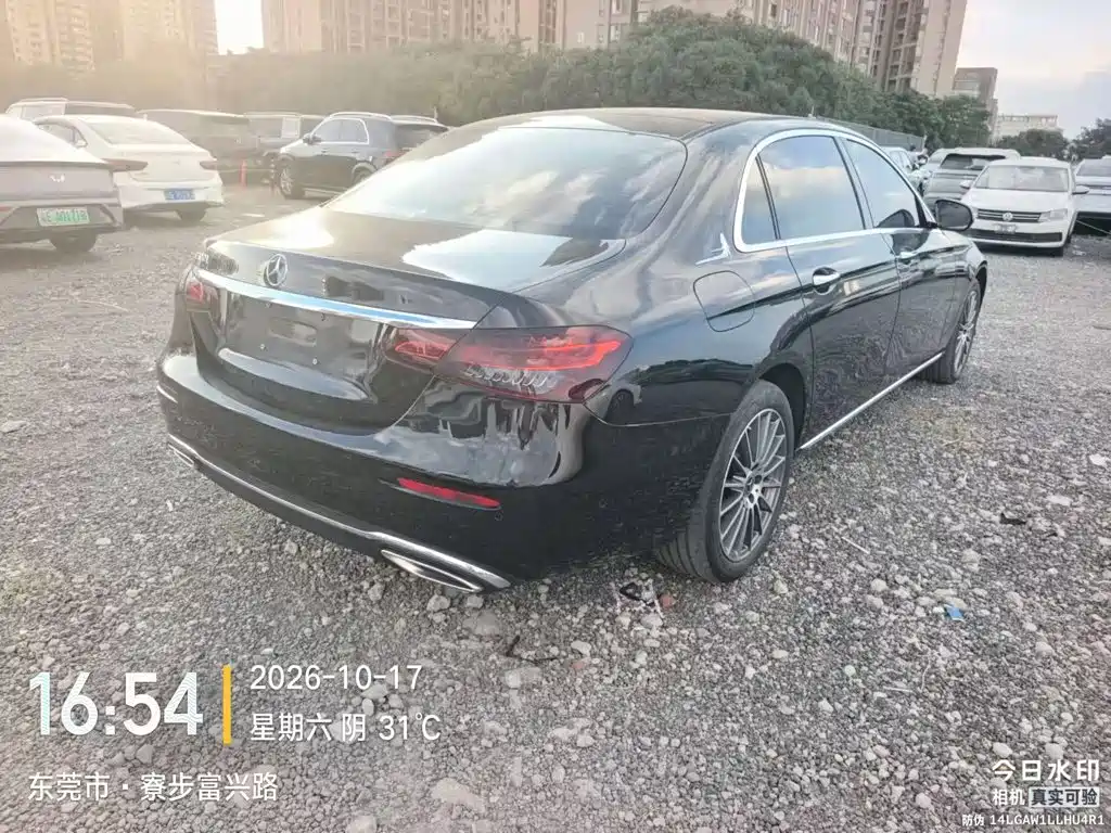 Mercedes-Benz E-Class — миниатюра 7