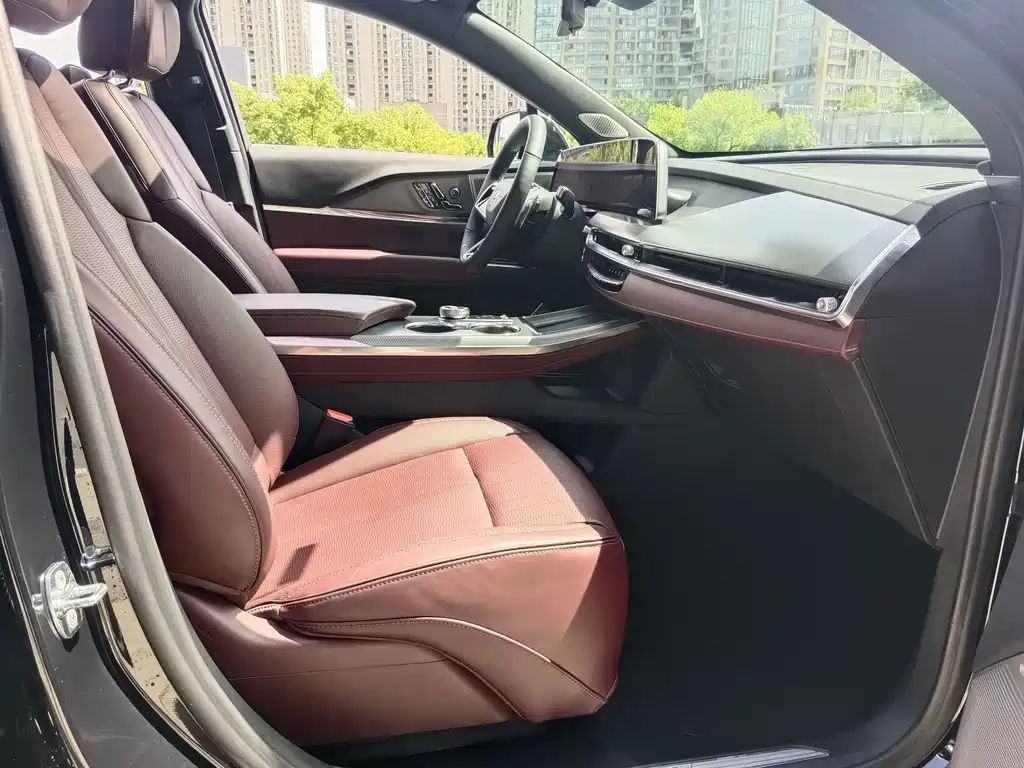 Cadillac XT5 — миниатюра 13