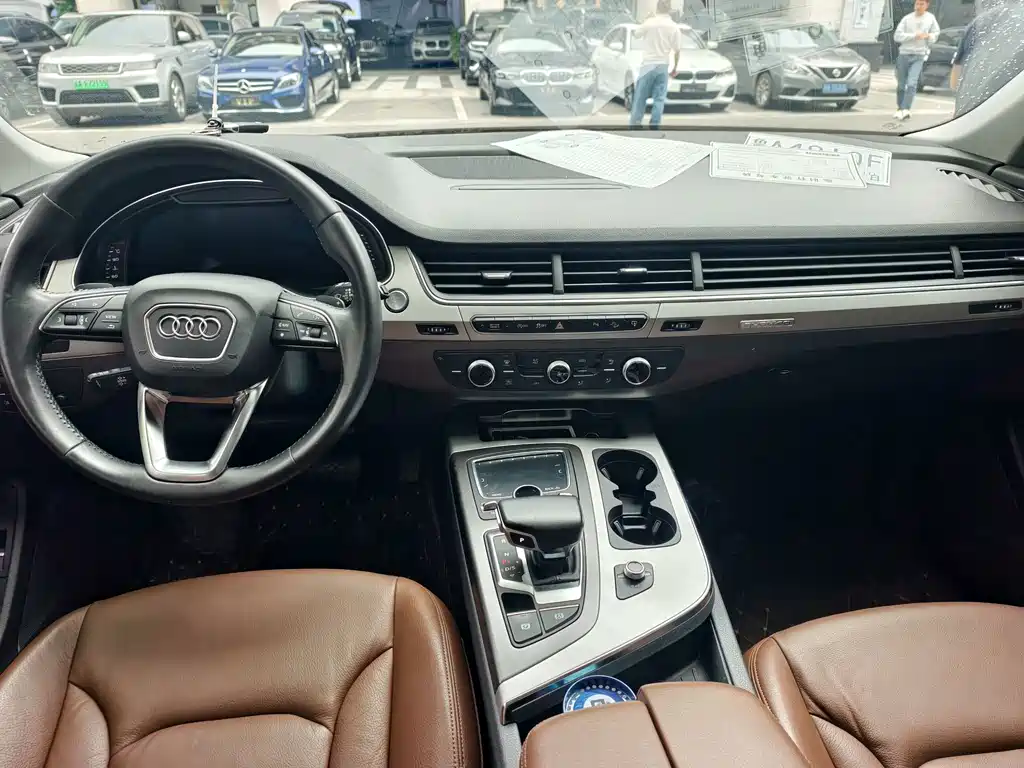 Audi Q7 — миниатюра 5