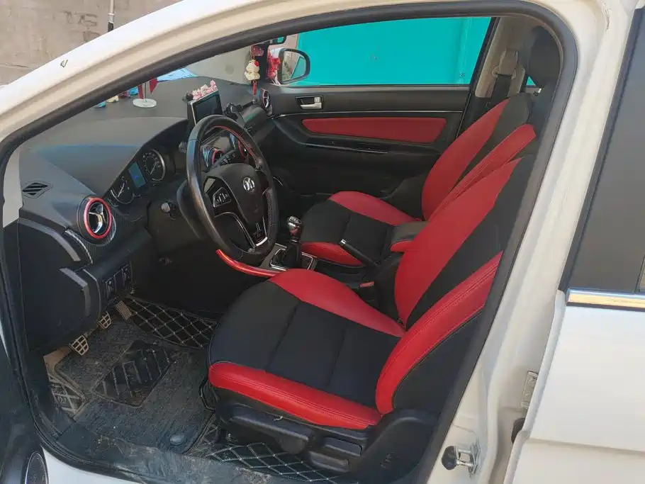 BAIC Senova X25 — миниатюра 9