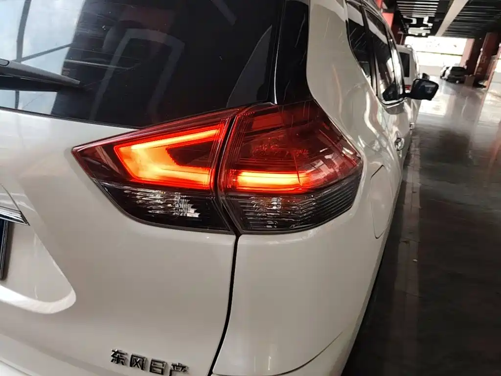 Nissan X-Trail — миниатюра 8
