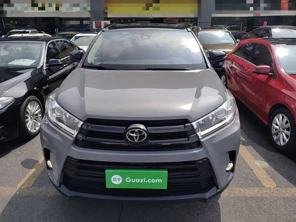 Toyota Highlander 2021 2.0T Luxury 7 мест