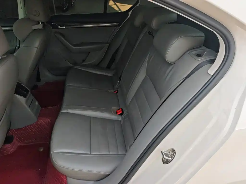 Skoda Octavia — миниатюра 17