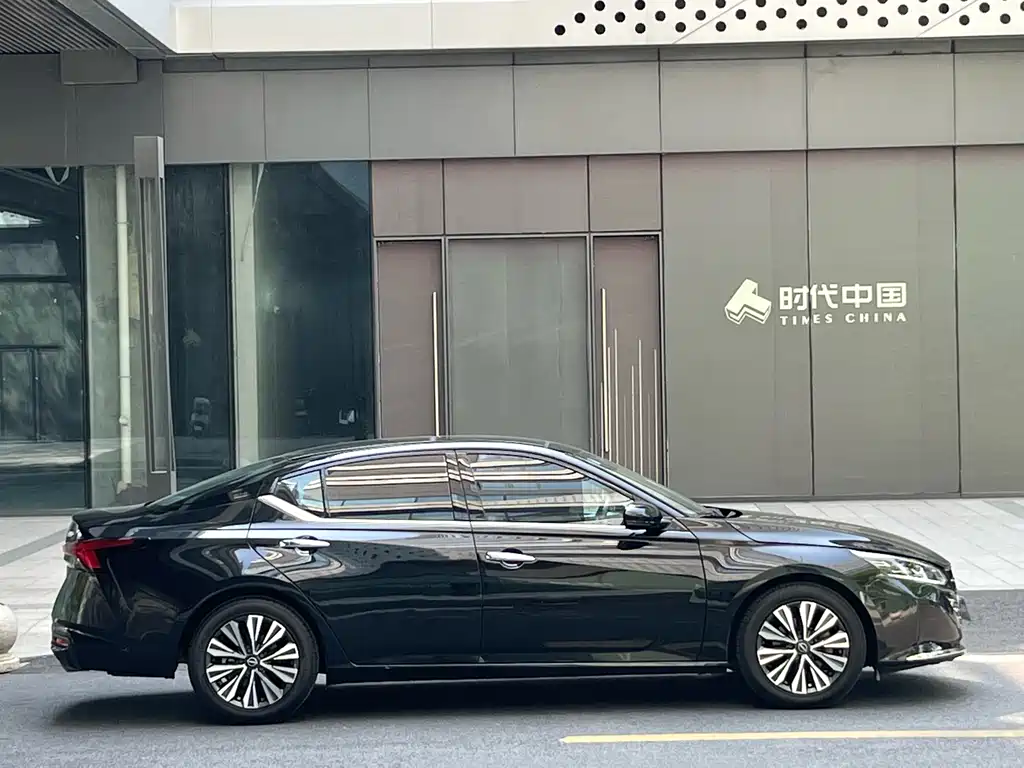 NISSAN TEANA
