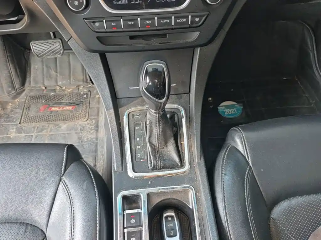 Geely Emgrand — миниатюра 14