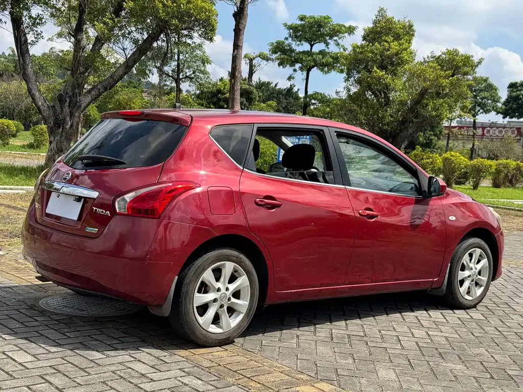 Nissan Tiida — миниатюра 6
