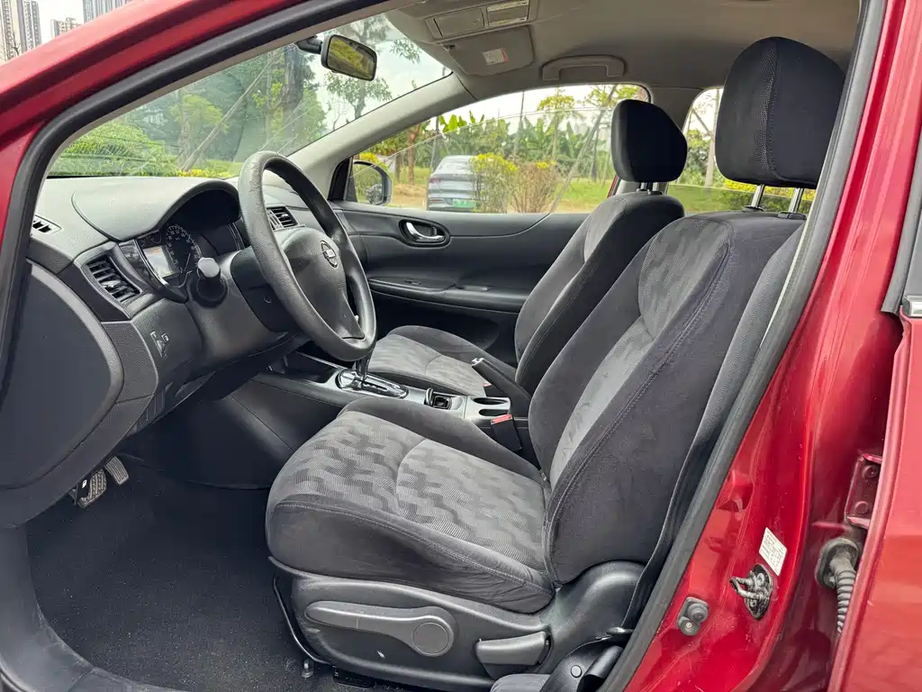 Nissan Tiida — миниатюра 7