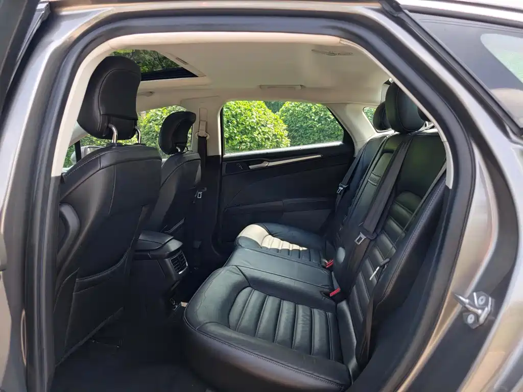 Ford Mondeo — миниатюра 10