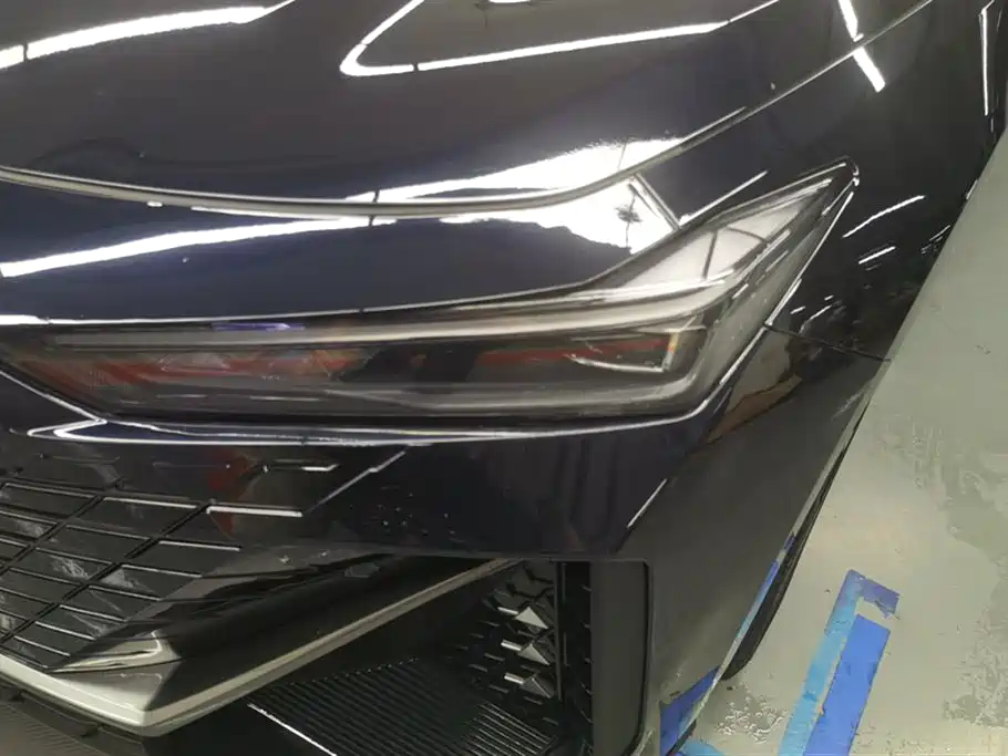 CHANGAN  UNI V SMART IDD