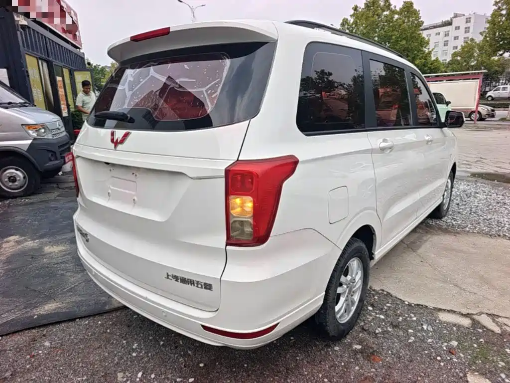 Wuling Hongguang — миниатюра 7
