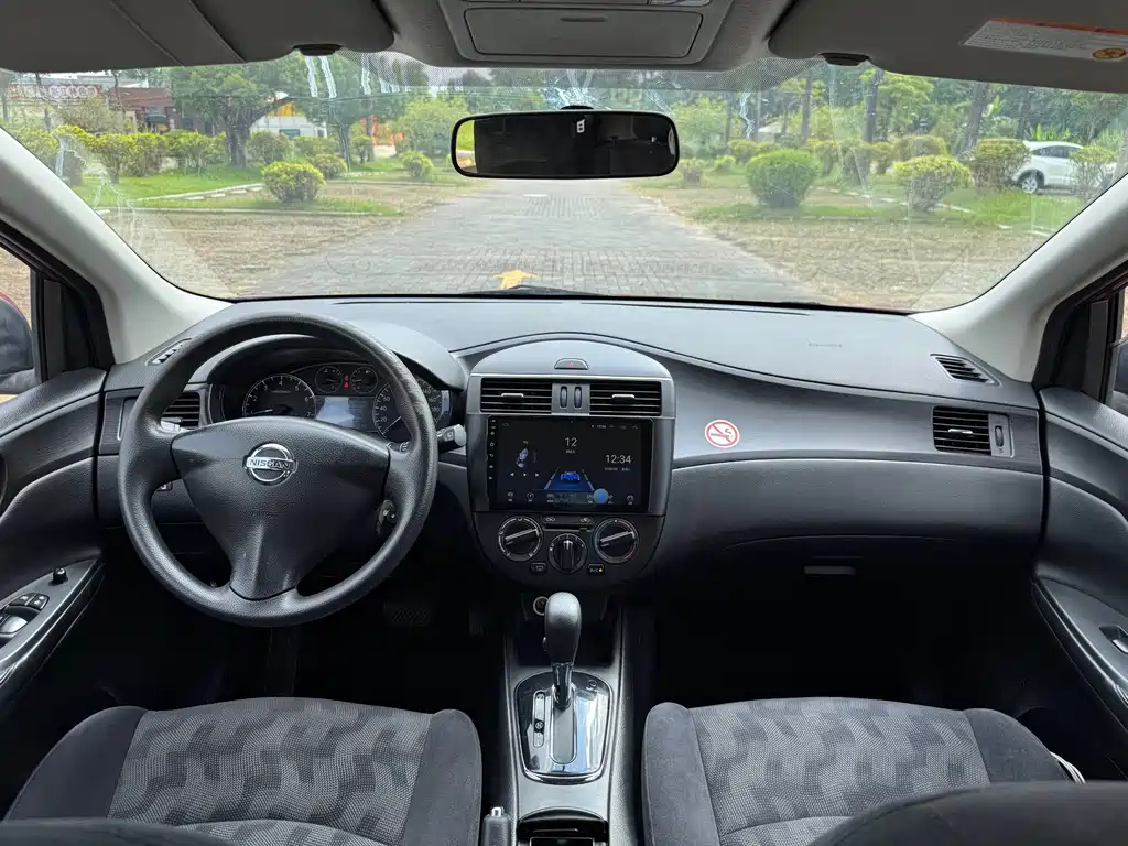 Nissan Tiida — миниатюра 8