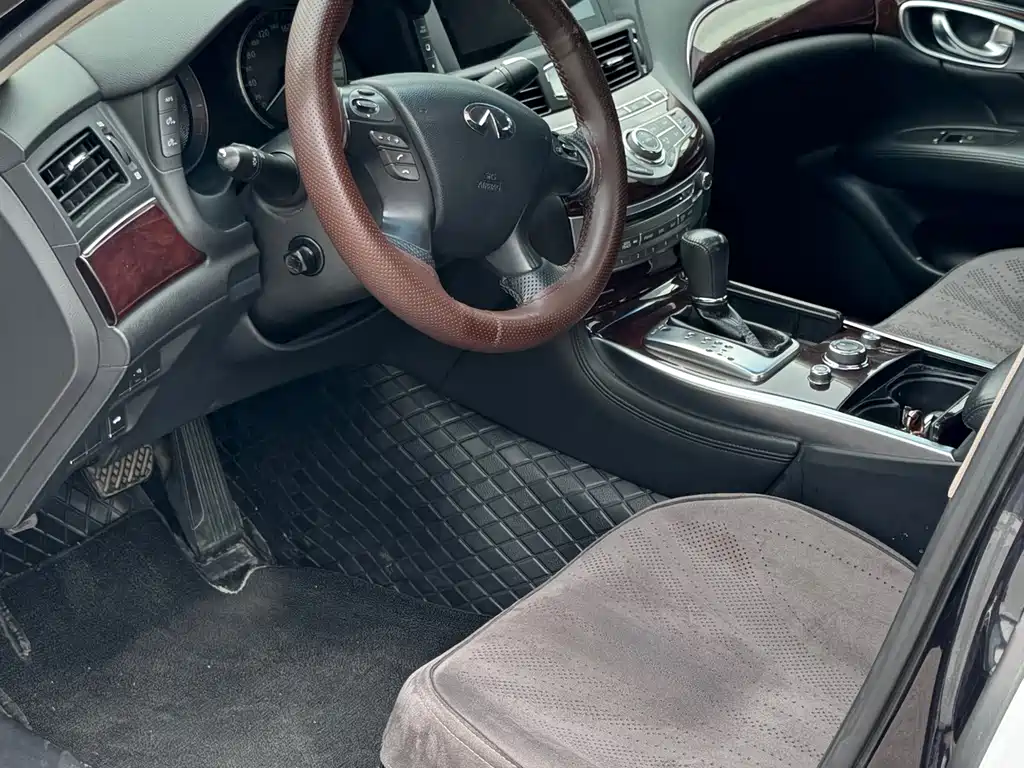 Infiniti Q70 — миниатюра 9
