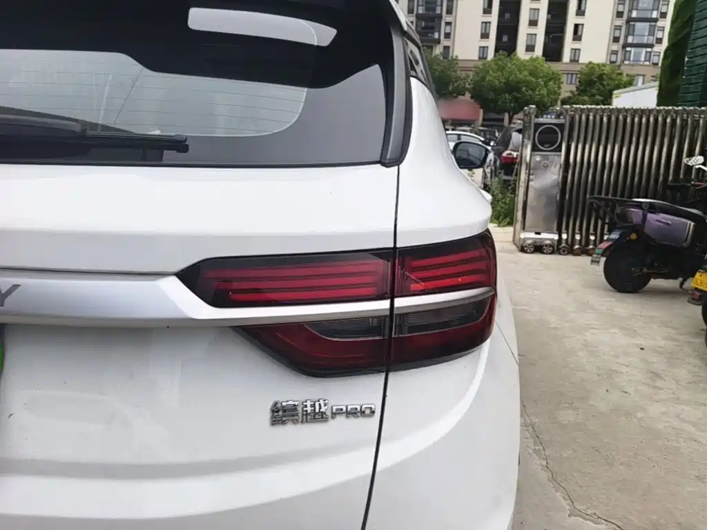 Geely Binyue — миниатюра 8