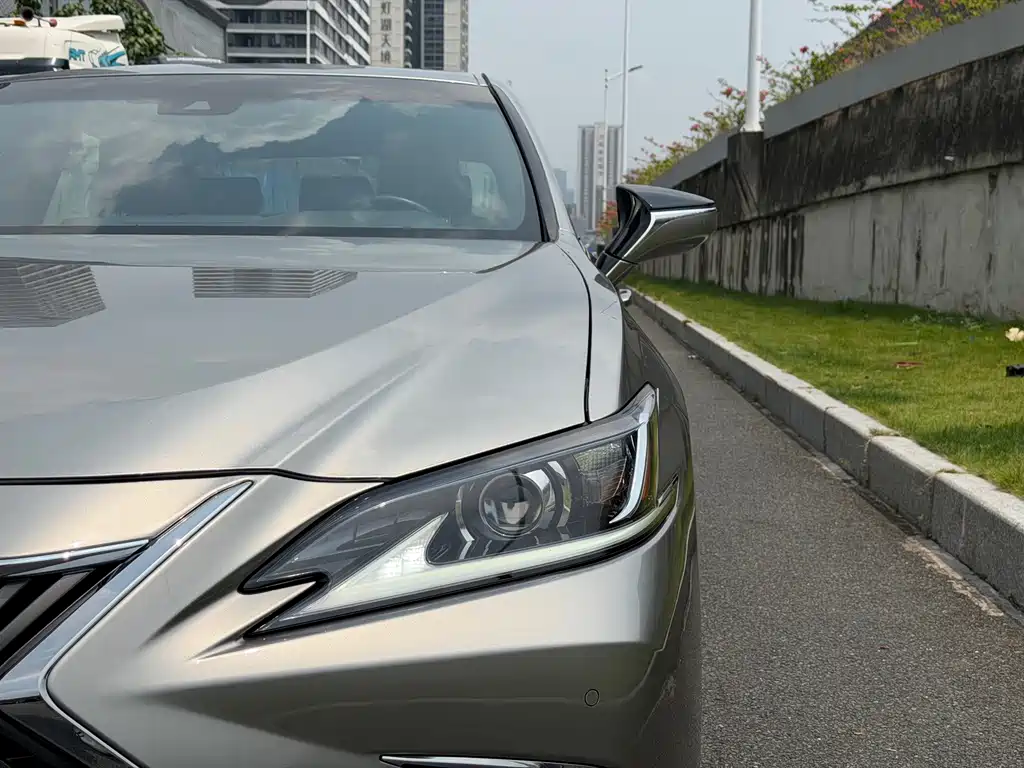 Lexus ES — миниатюра 4