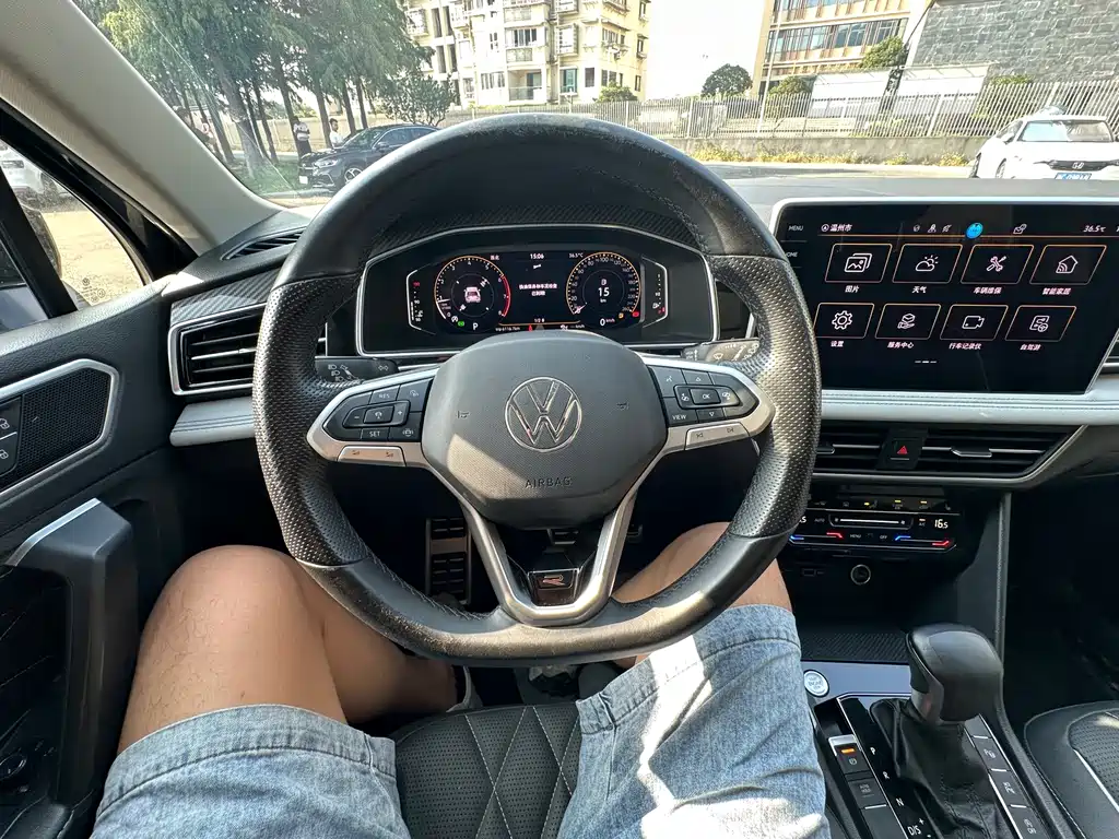 Volkswagen Tiguan L — миниатюра 11