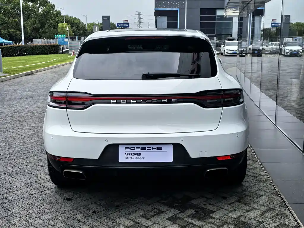 Porsche Macan — миниатюра 10