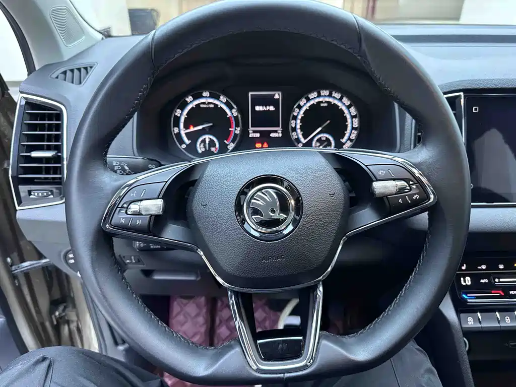 Skoda Karoq — миниатюра 12