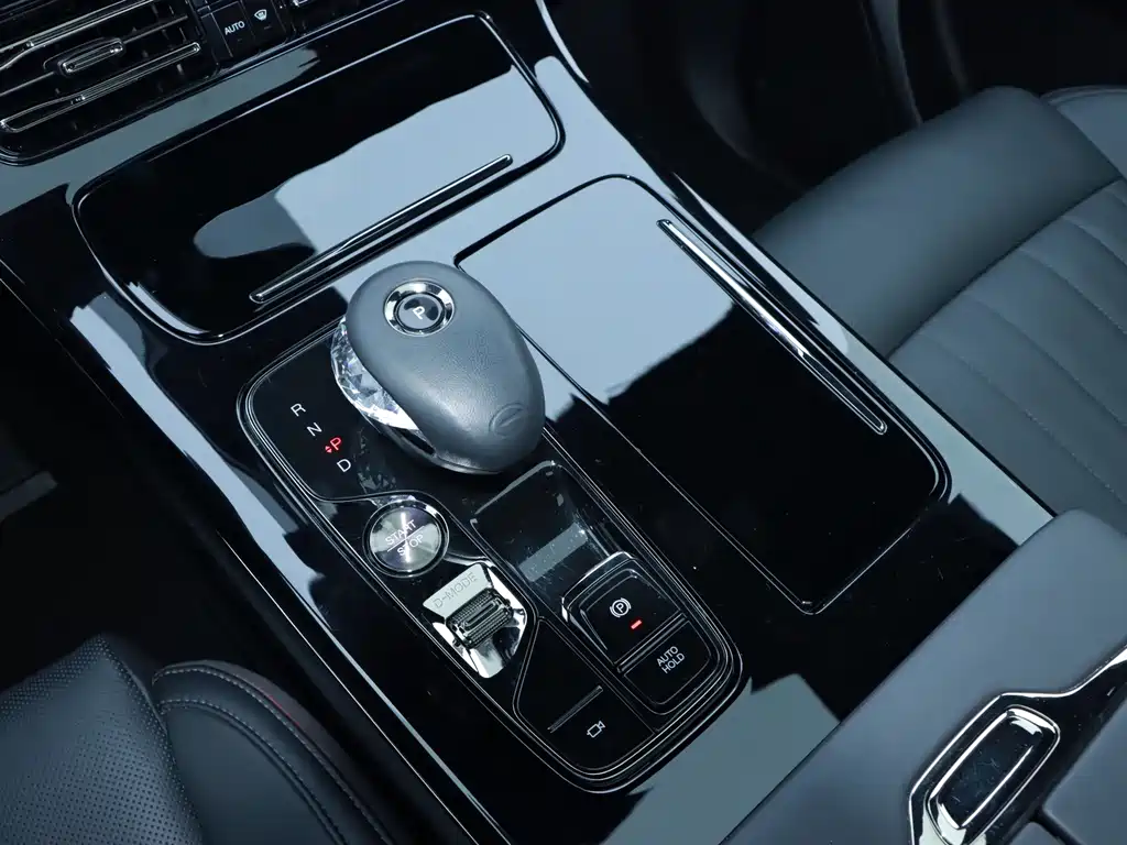 GAC Motor M8 Grandmaster Series 400T Supreme Edition, фото 23