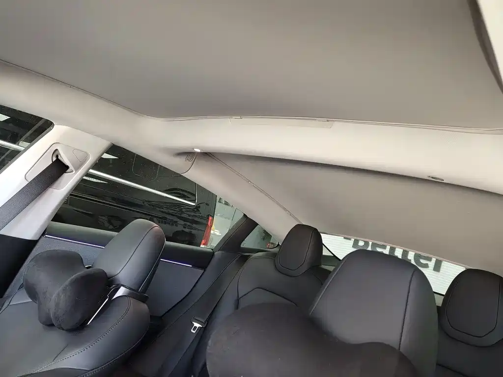 Tesla Model 3 — миниатюра 9