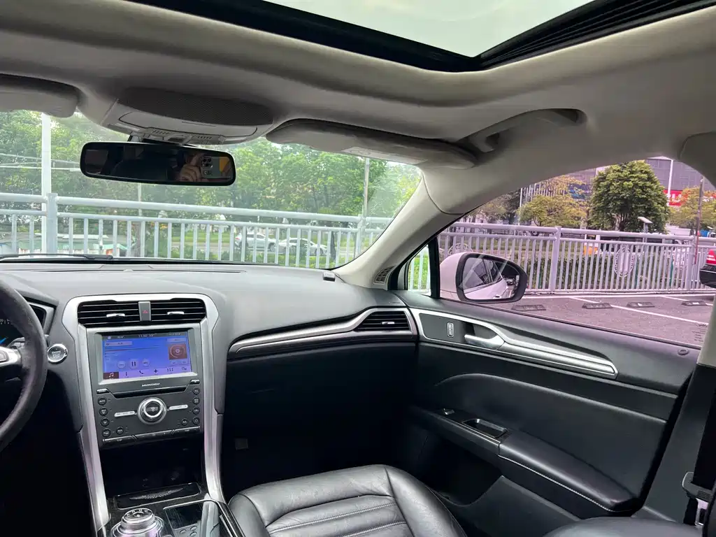 Ford Mondeo — миниатюра 7