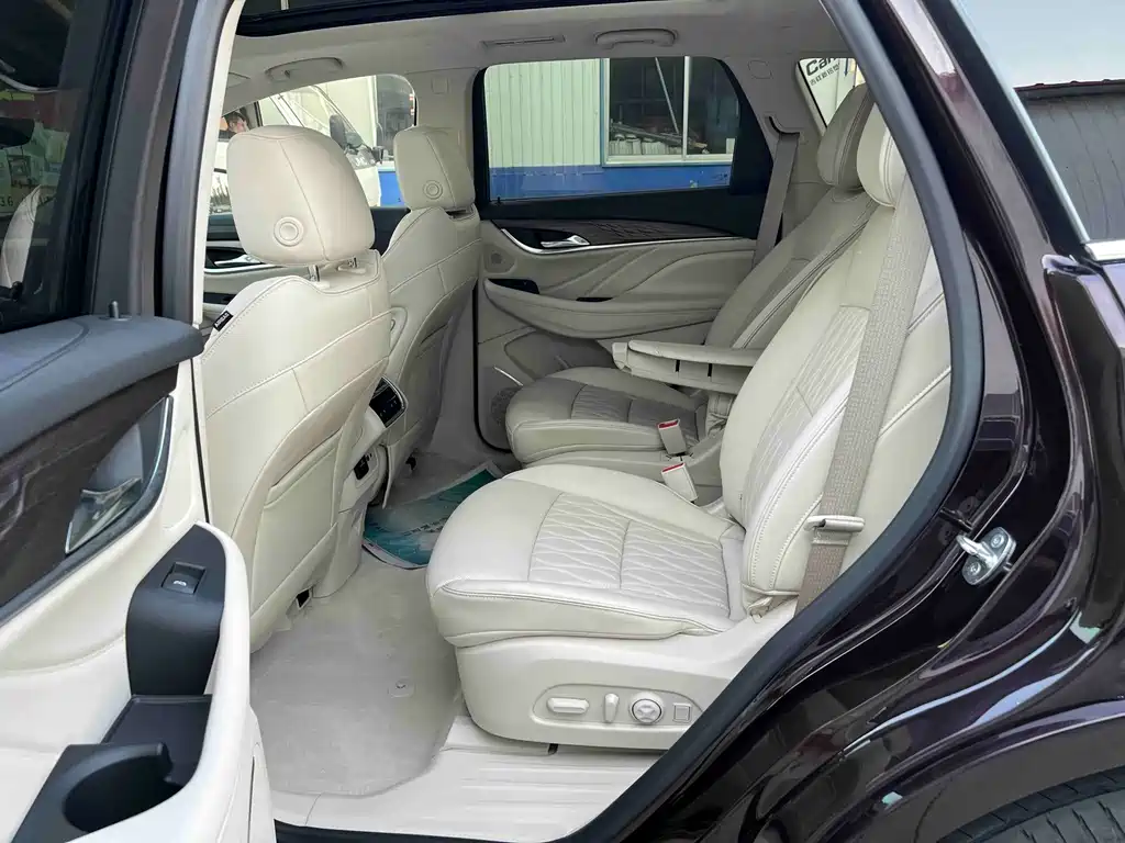 Buick Enclave — миниатюра 5