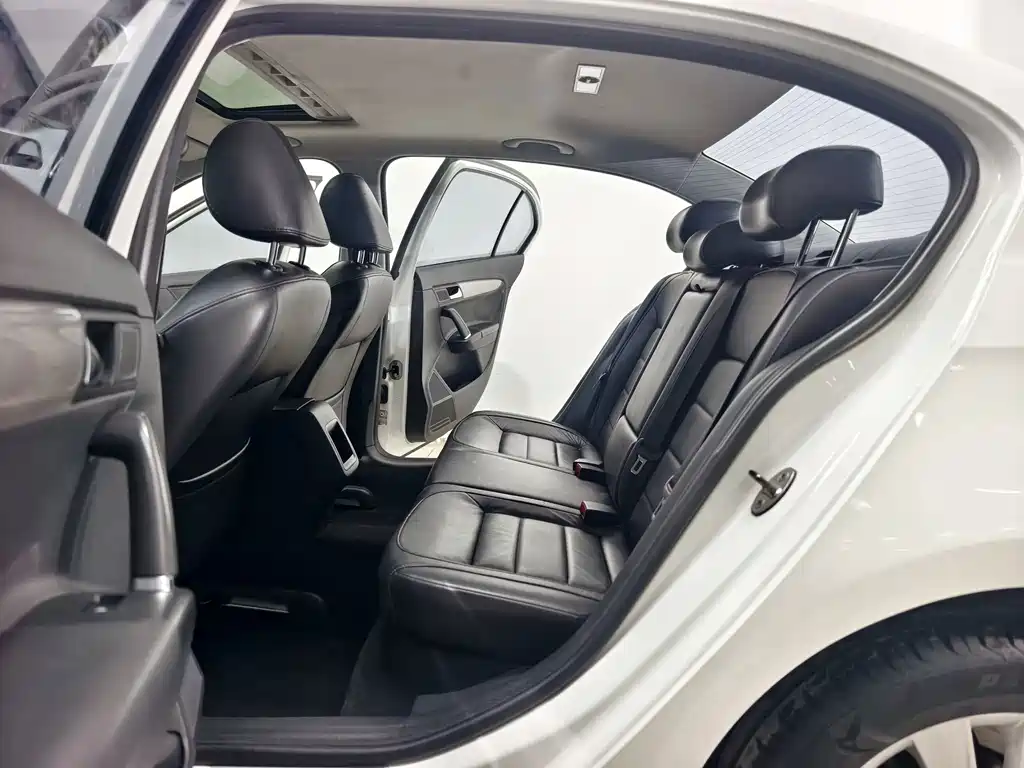 Volkswagen Lavida — миниатюра 13