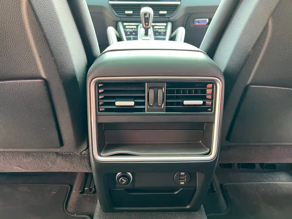 Porsche Cayenne — миниатюра 30