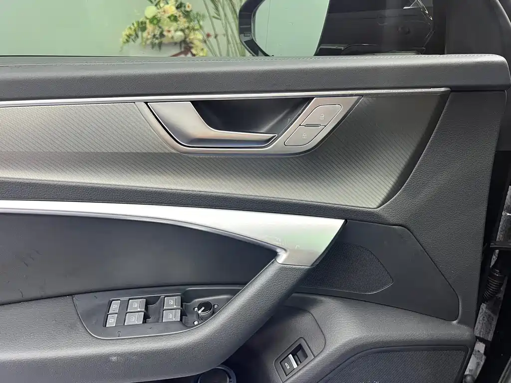 Audi A6L — миниатюра 7