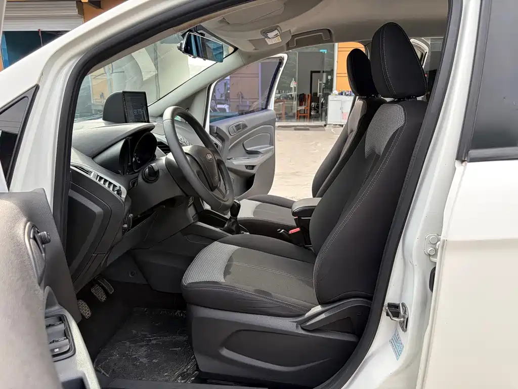 Ford Ecosport — миниатюра 5
