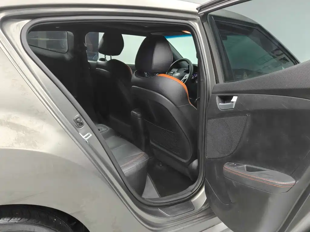 Hyundai Veloster — миниатюра 13