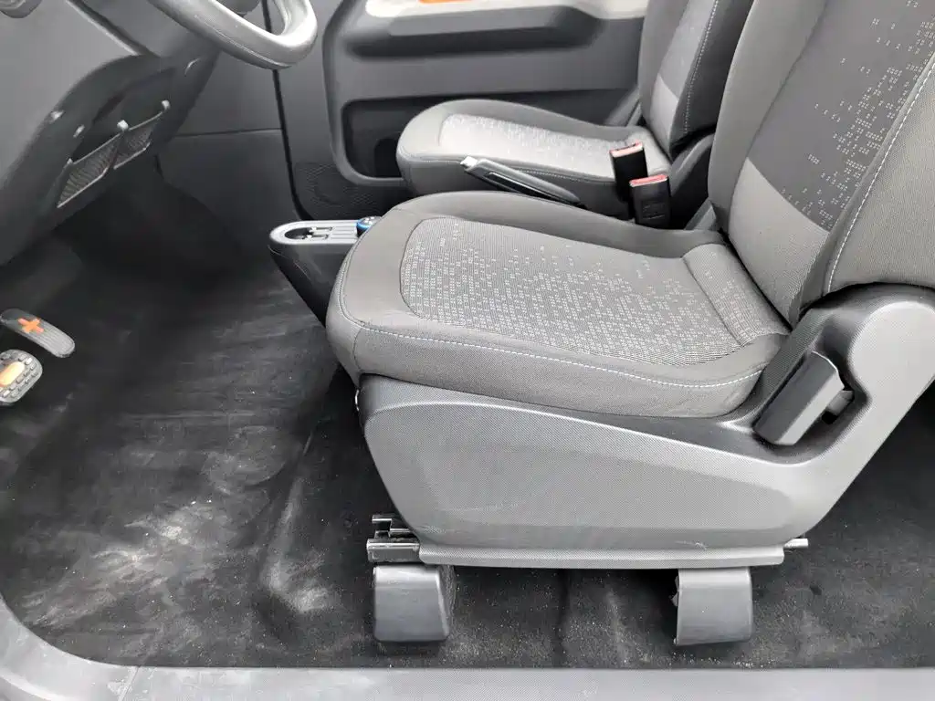 Wuling MINIEV — миниатюра 20