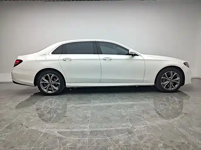 MERCEDES-BENZ  E CLASS