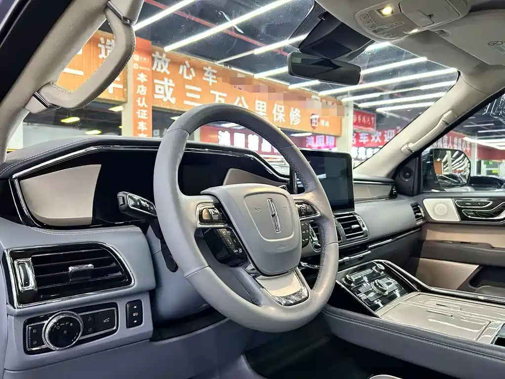 Lincoln Navigator — миниатюра 9