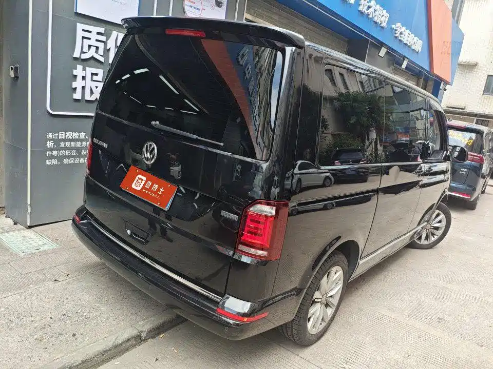Volkswagen Multivan — миниатюра 3