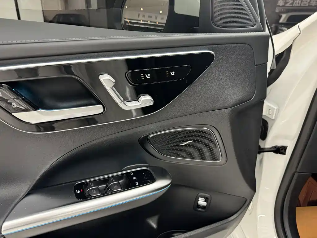 Mercedes-Benz C-Class — миниатюра 10