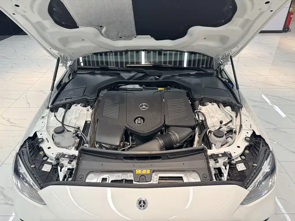 Mercedes-Benz C-Class — миниатюра 12