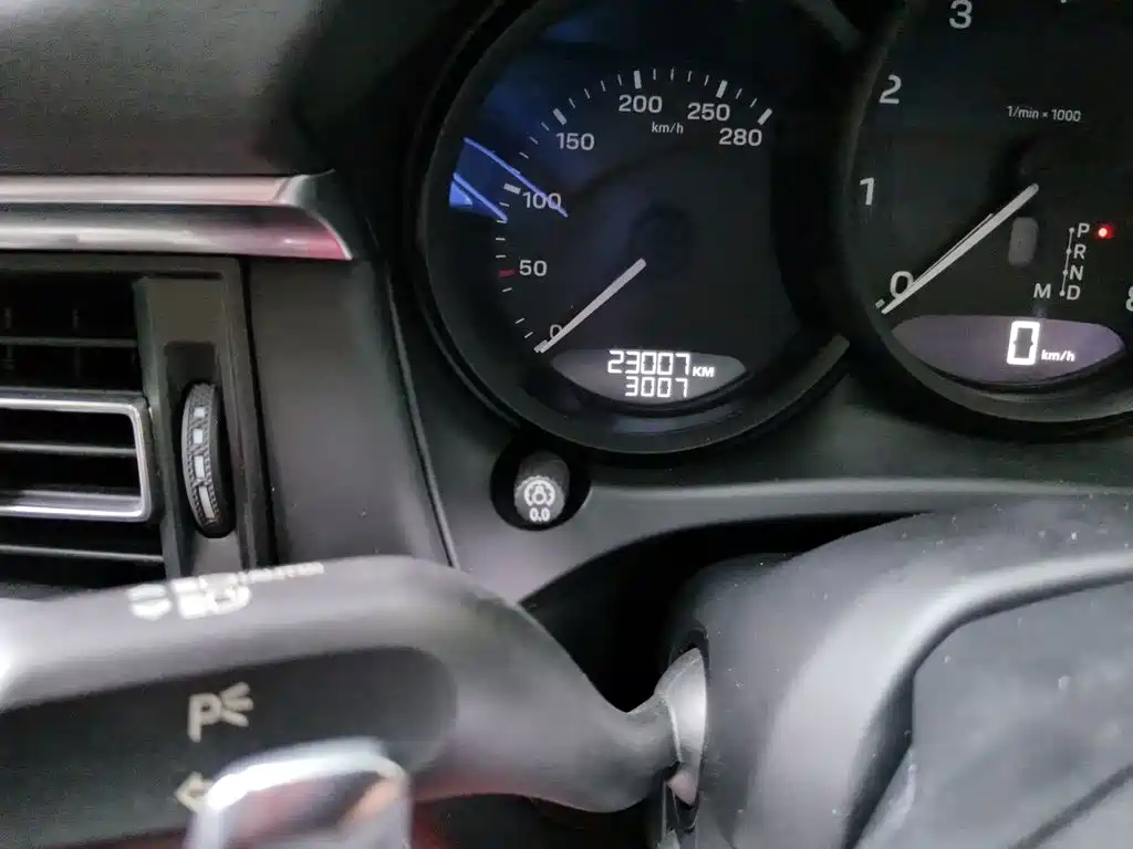 Porsche Macan — миниатюра 8