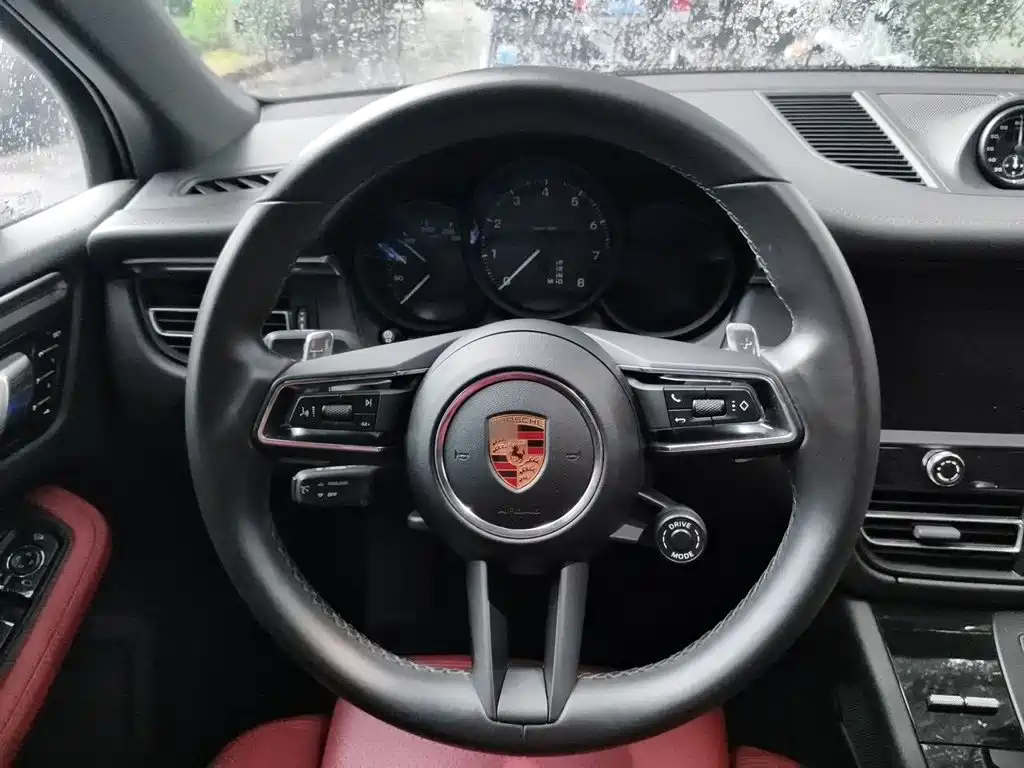 Porsche Macan — миниатюра 6