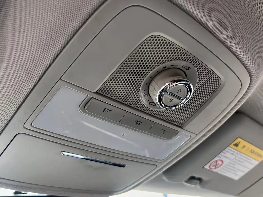 Roewe RX5 — миниатюра 18