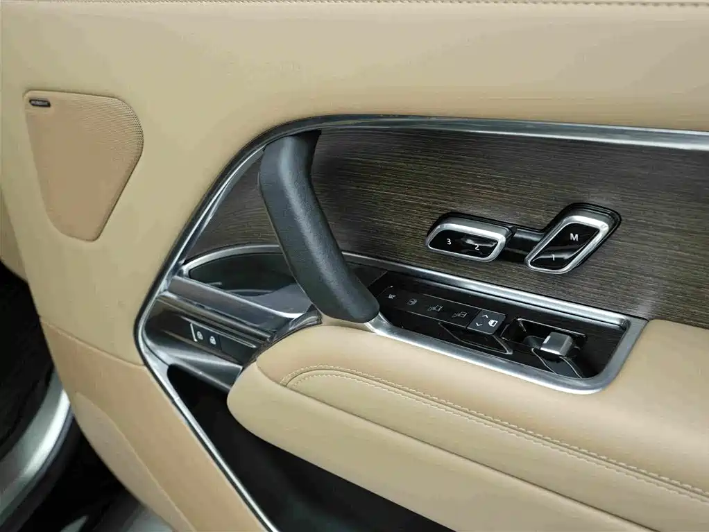Land Rover Range Rover — миниатюра 18