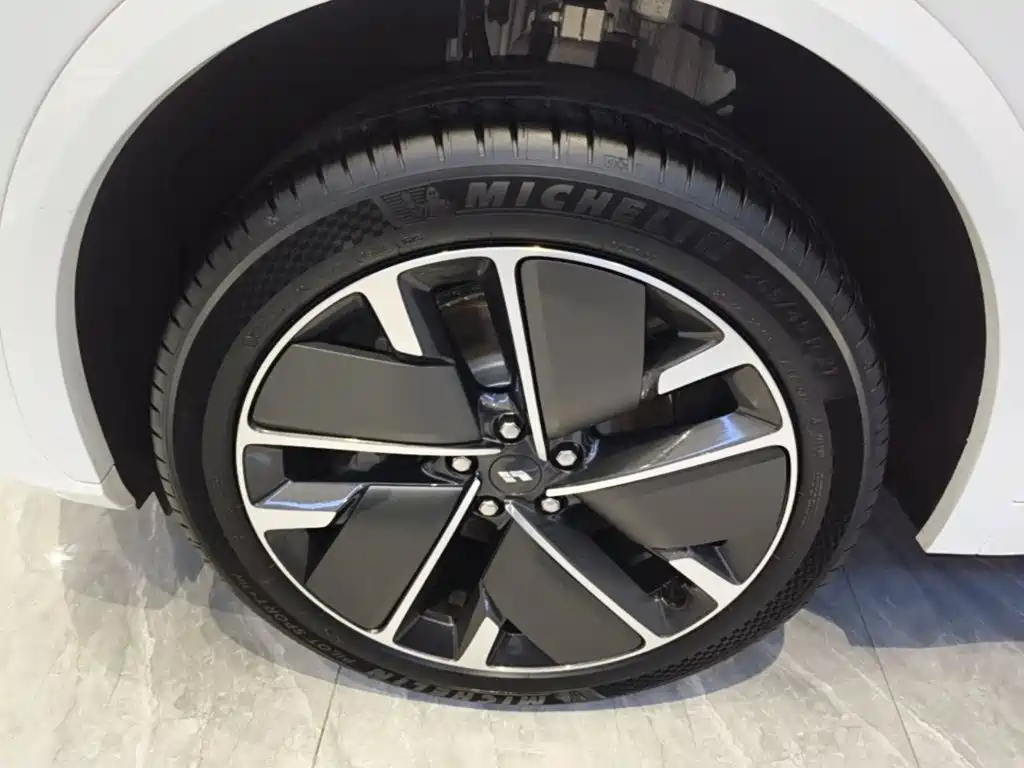 Li Auto Li L7 — миниатюра 23