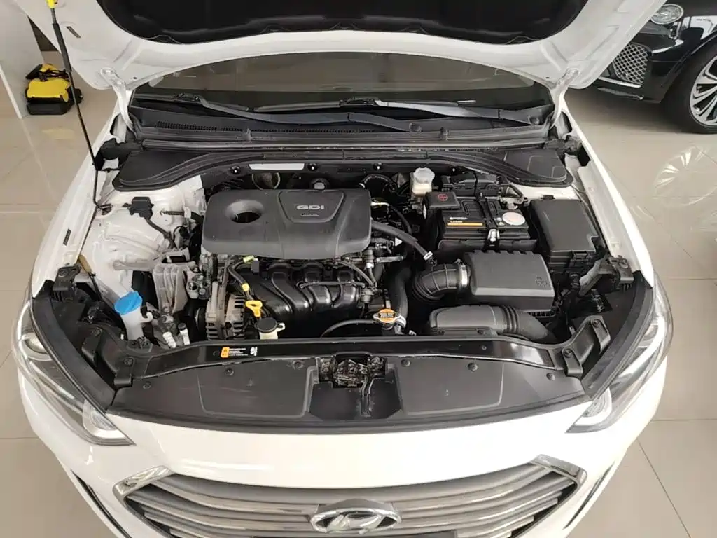 Hyundai Elantra — миниатюра 20